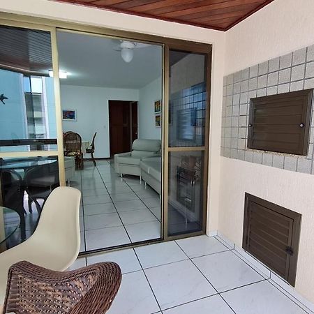 Apto em prédio frente mar, Meia Praia Itapema, 3 dorm, conforto para 8 pessoas Esterno foto