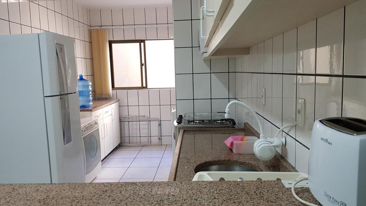 Apto em prédio frente mar, Meia Praia Itapema, 3 dorm, conforto para 8 pessoas Esterno foto