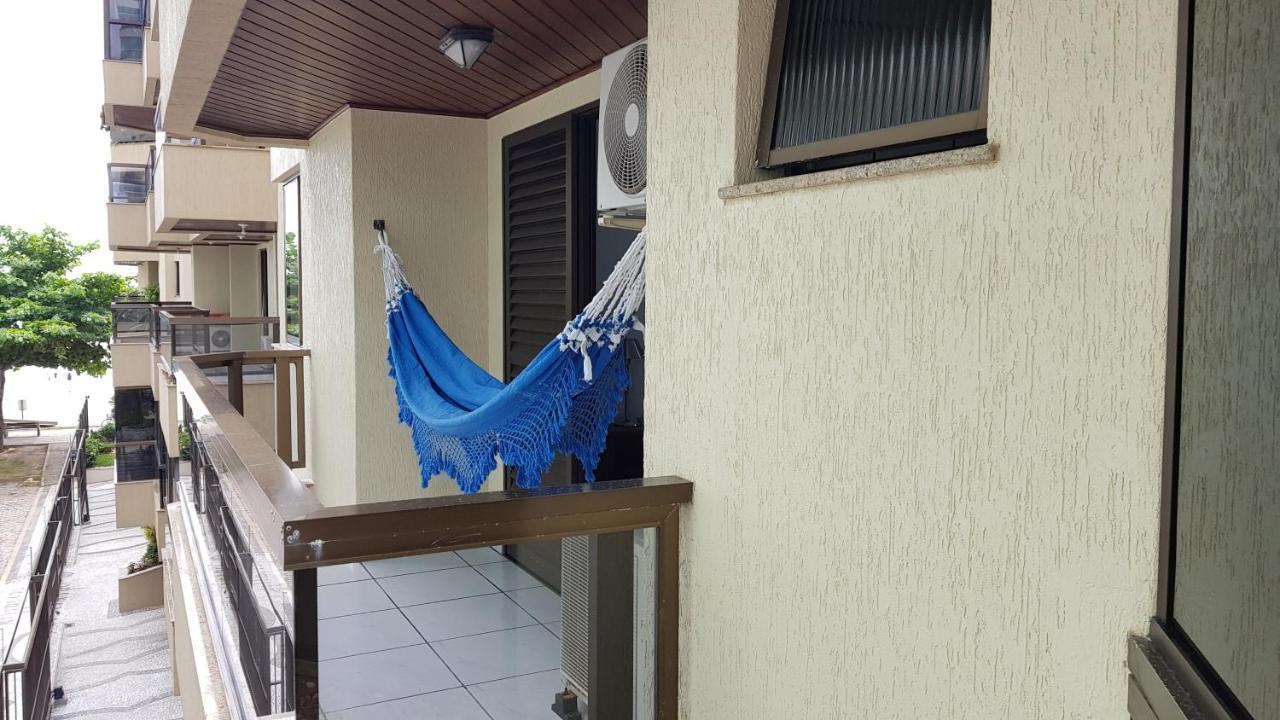 Apto em prédio frente mar, Meia Praia Itapema, 3 dorm, conforto para 8 pessoas Esterno foto