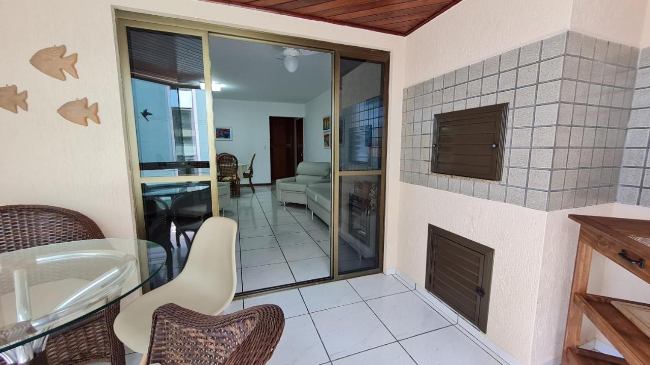 Apto em prédio frente mar, Meia Praia Itapema, 3 dorm, conforto para 8 pessoas Esterno foto